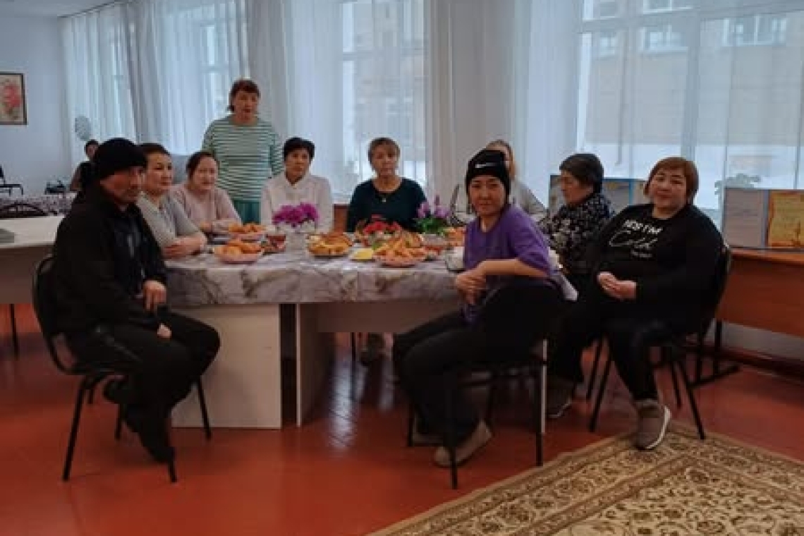 Дөңгелек үстел